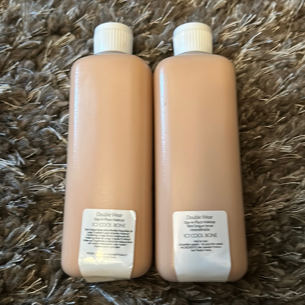Double Wear Stay in place makeup in shade Cool Bone 1C1 extra large size